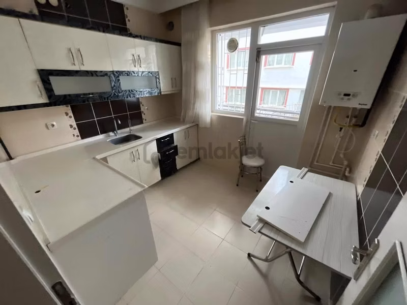 Derman'dan*3+1*110m2*asansörlü*ihya Külliyesi Yanı*balkonlu*