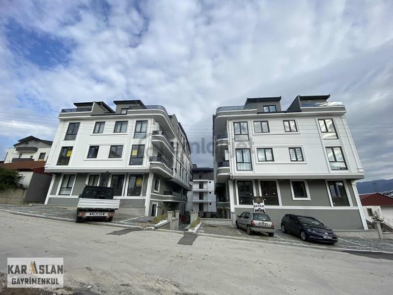 Başiskele Yeşilyurt Site İçi 2+1 Kiralık Çatı Daire