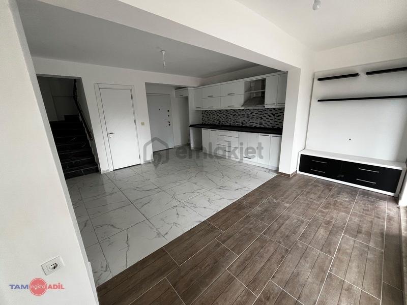 Dikili Cumhuriyet Mahallesinde Kiralık Villa - 7