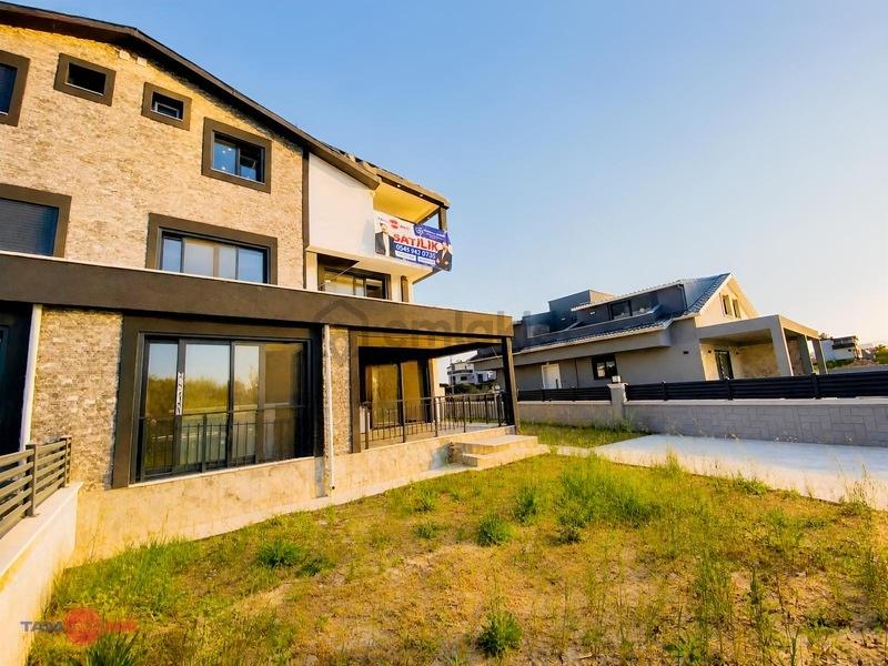 Dikili'nin En Güzel Evi 5+1 Triplex Premium Villa - 4