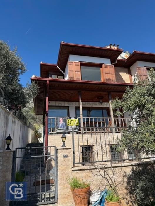 Cb' Den Akyaka' Da Deniz Manzaralı Tripleks Havuzlu Villa - 27