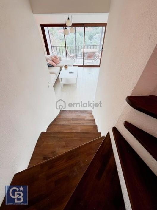 Cb' Den Akyaka' Da Deniz Manzaralı Tripleks Havuzlu Villa - 12
