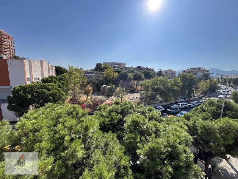 Hastahane Karşısı Asansörlü Hasan Tahsın Cadde Üzeri
