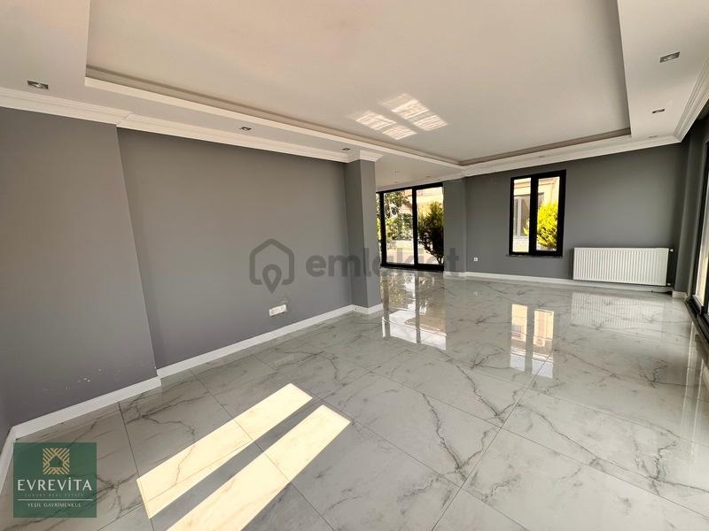 Silivri'de Butik Sitede Denize Sıfır Lüks Villa - 6