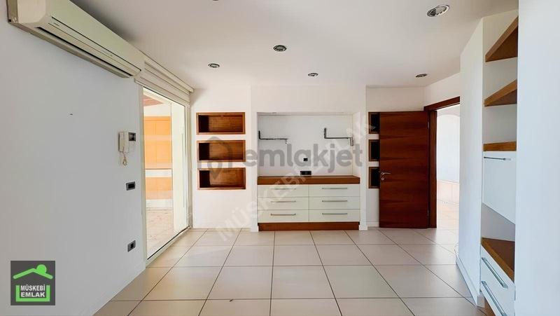 Bodrum Yokuşbaşı Kale Manzaralı Müştemilatlı 4+1 525 M2 Kiralık - 8