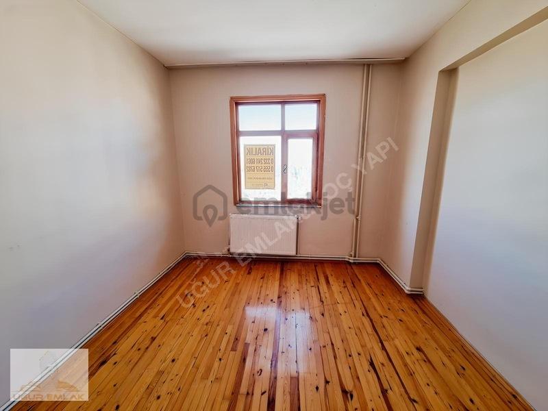 Bosna Caddesi'nde Satılık 2+1 Daire (110m², Kampüs Yakını) - 15