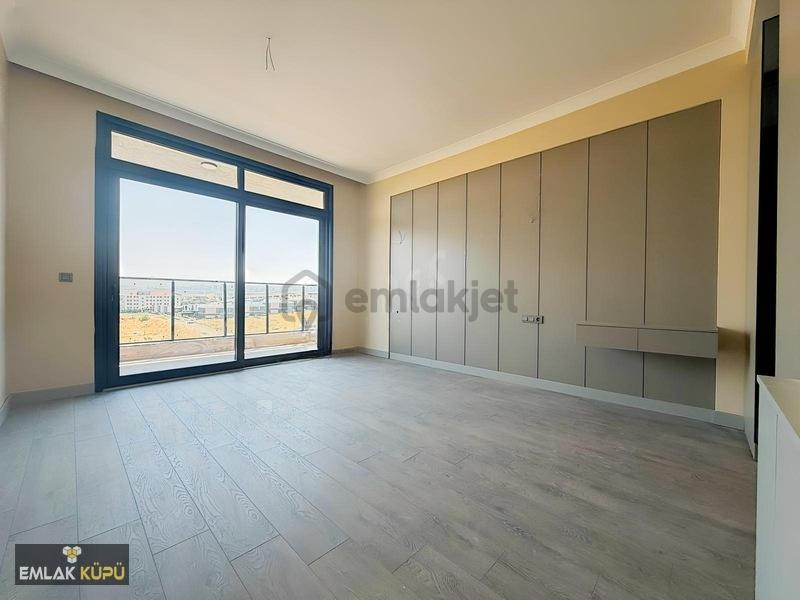 Bağlıca Mah. Çift Mutfak Çift Bahçeli Satılık4+2 Süperlüks Villa - 15
