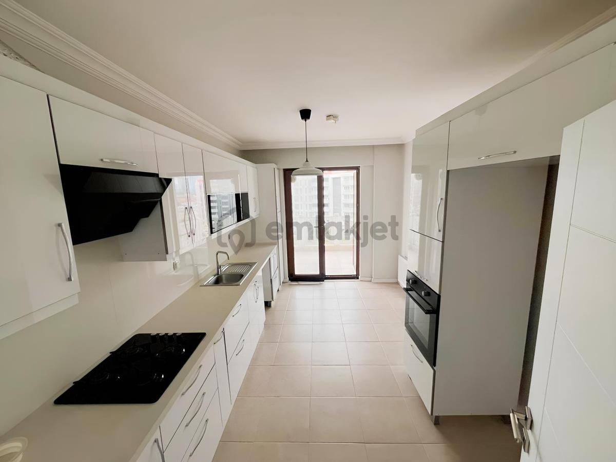 Varlık Mahallesinde Çınar Konakları 4+1 Kiralık Daire - 12