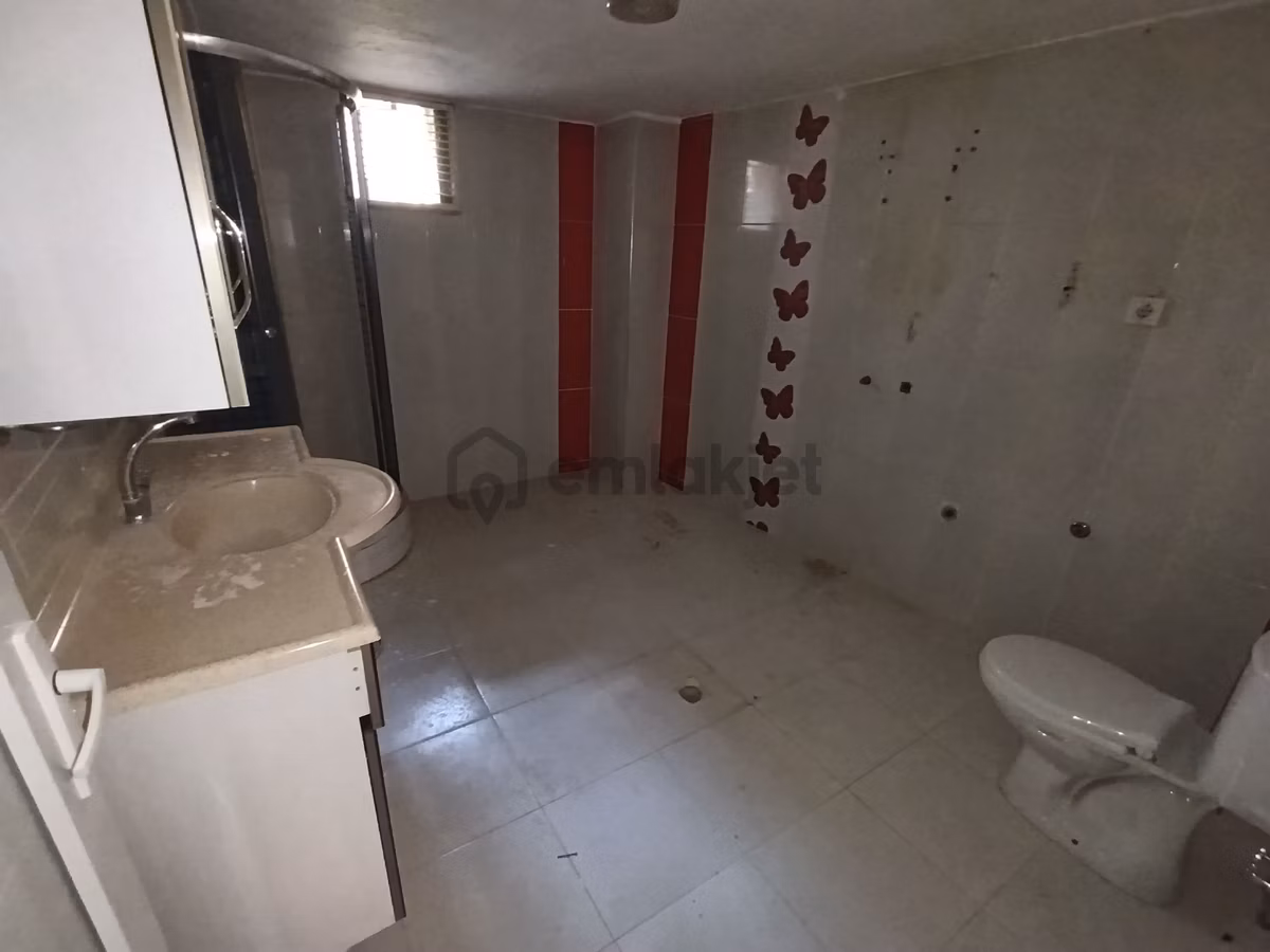 Latife Hanım Mahallesinde Geniş 3+1 Bakımlı Kiralık Daire - 8