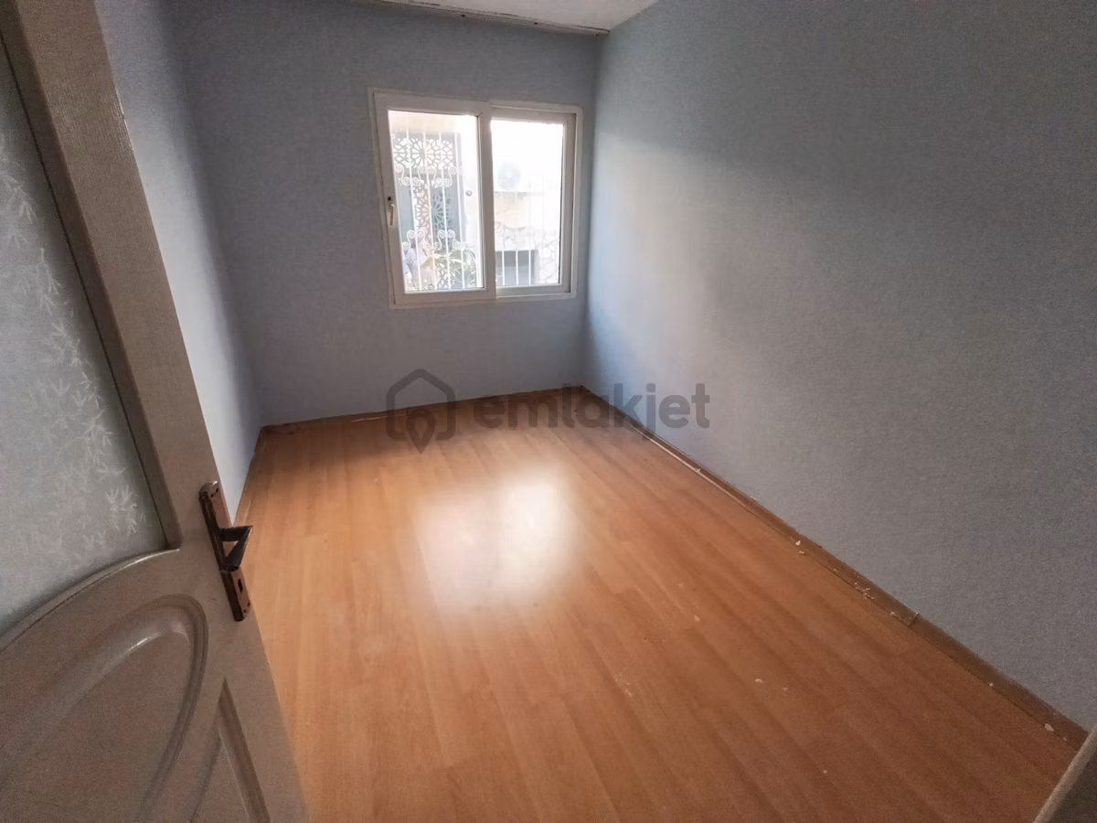Latife Hanım Mahallesinde Geniş 3+1 Bakımlı Kiralık Daire - 4
