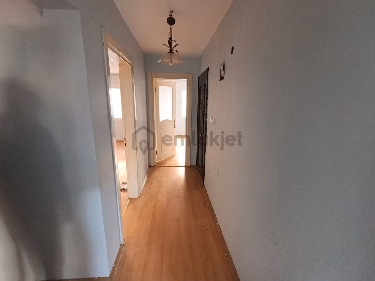 Latife Hanım Mahallesinde Geniş 3+1 Bakımlı Kiralık Daire - 13