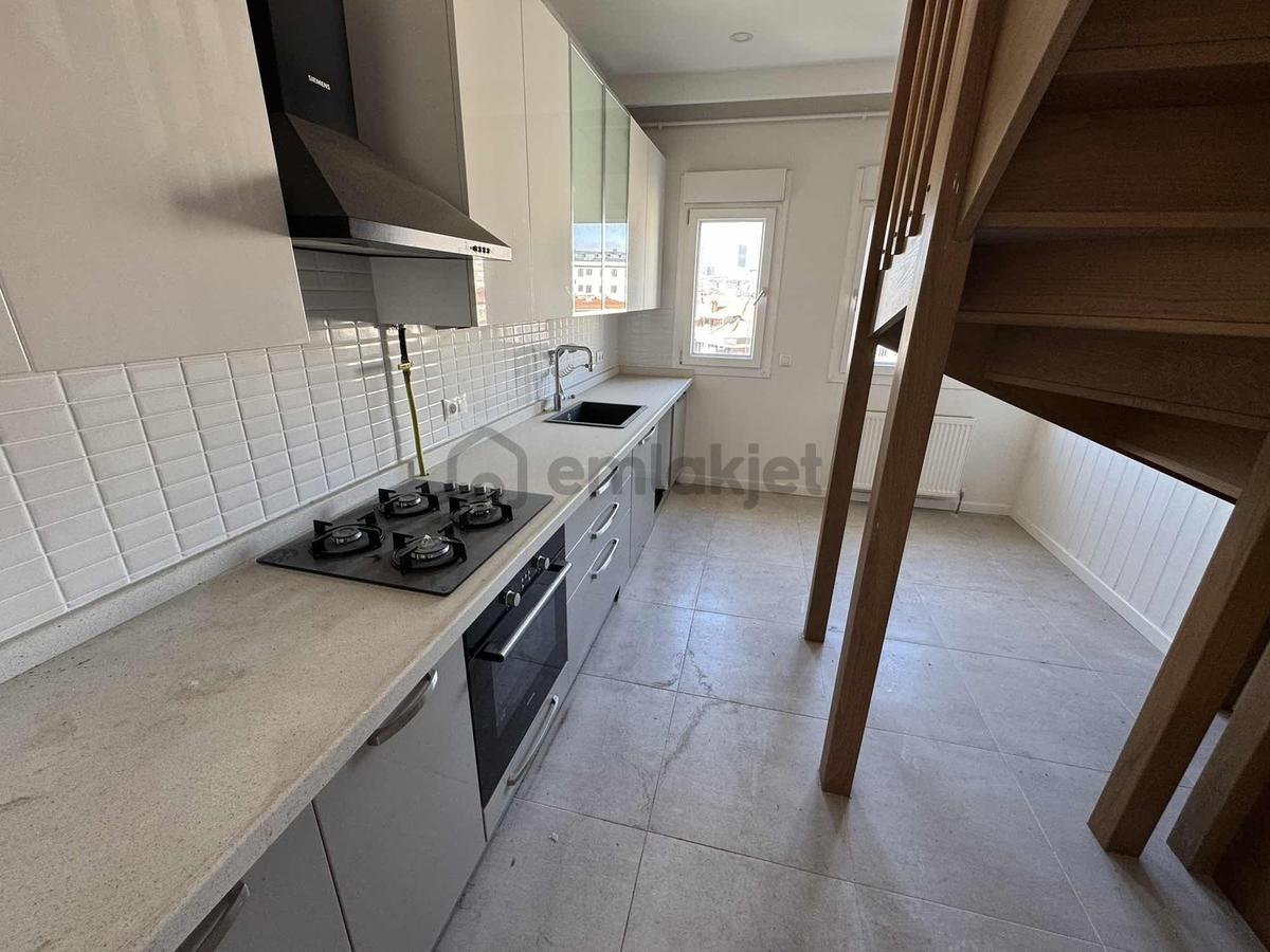 Dikilitaş'ta Boğaz Manzaralı Satılık 4+2 Dubleks Daire - 15