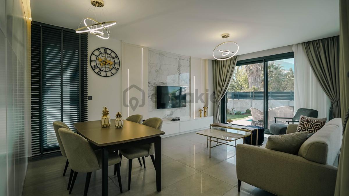 Kuşadası Güzelçamlıda Lüks Müstakil Satılık Villa - 14