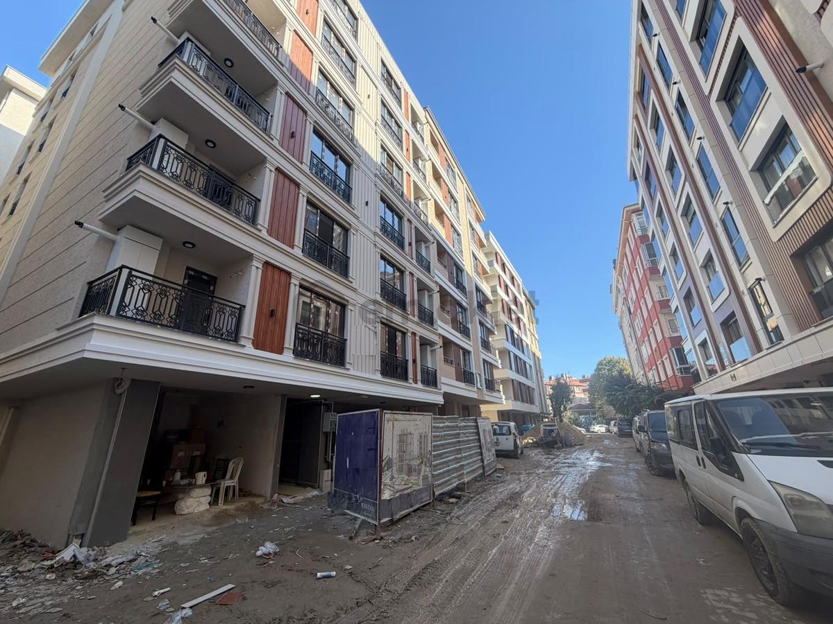 Bahçelievler Basın Sitesinde Sıfır Binada 2+1 Ön Cephe Ara Kat - 33