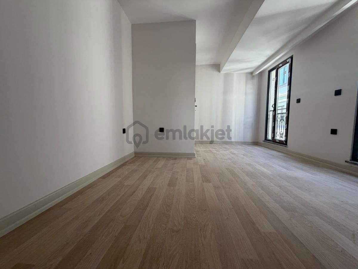 Bahçelievler Basın Sitesinde Sıfır Binada 2+1 Ön Cephe Ara Kat - 16