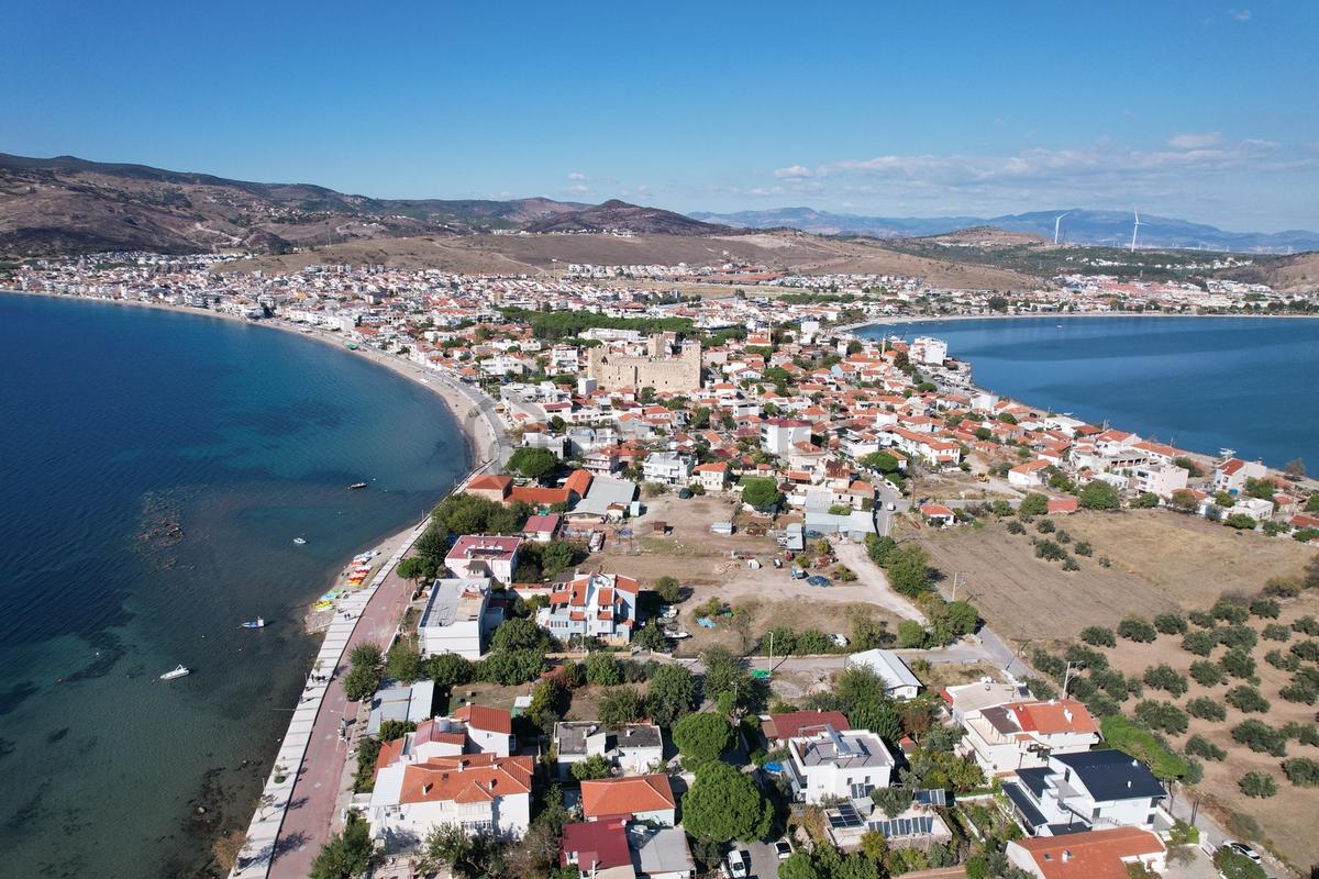 Çandarlının En Değerli Yerinde Ada Mevkinde 374 M2 Satılık Arsa - 34