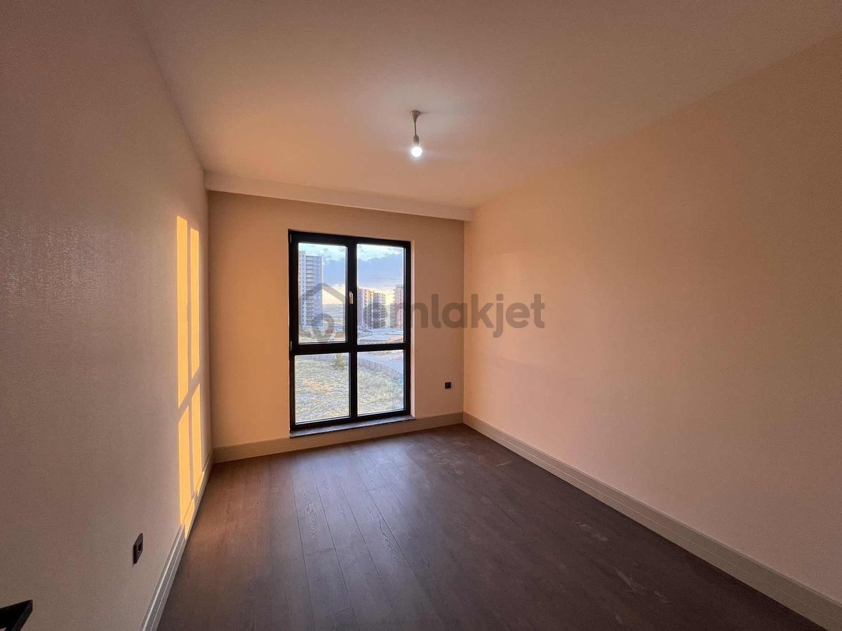 Senkron Beytepe'de 4+1 Önü Açık 6.katta - 22