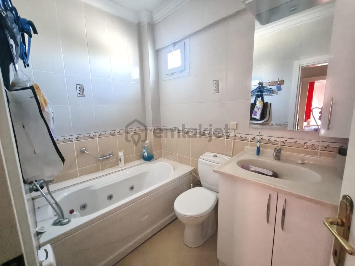 Sahil Siteleri 4+1 Denize Yakın Havuzlu Sitede Villa - 24