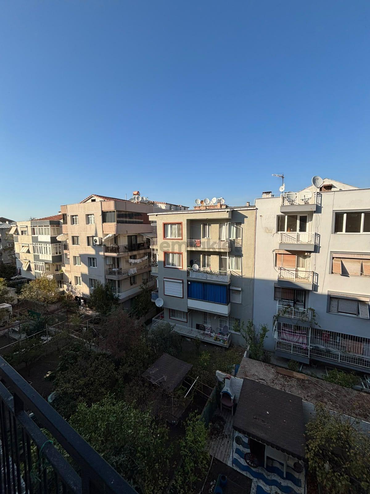 Vali Rahmi Mahallesi Forbes Sokakta 2+1 Satılık Daire - 27