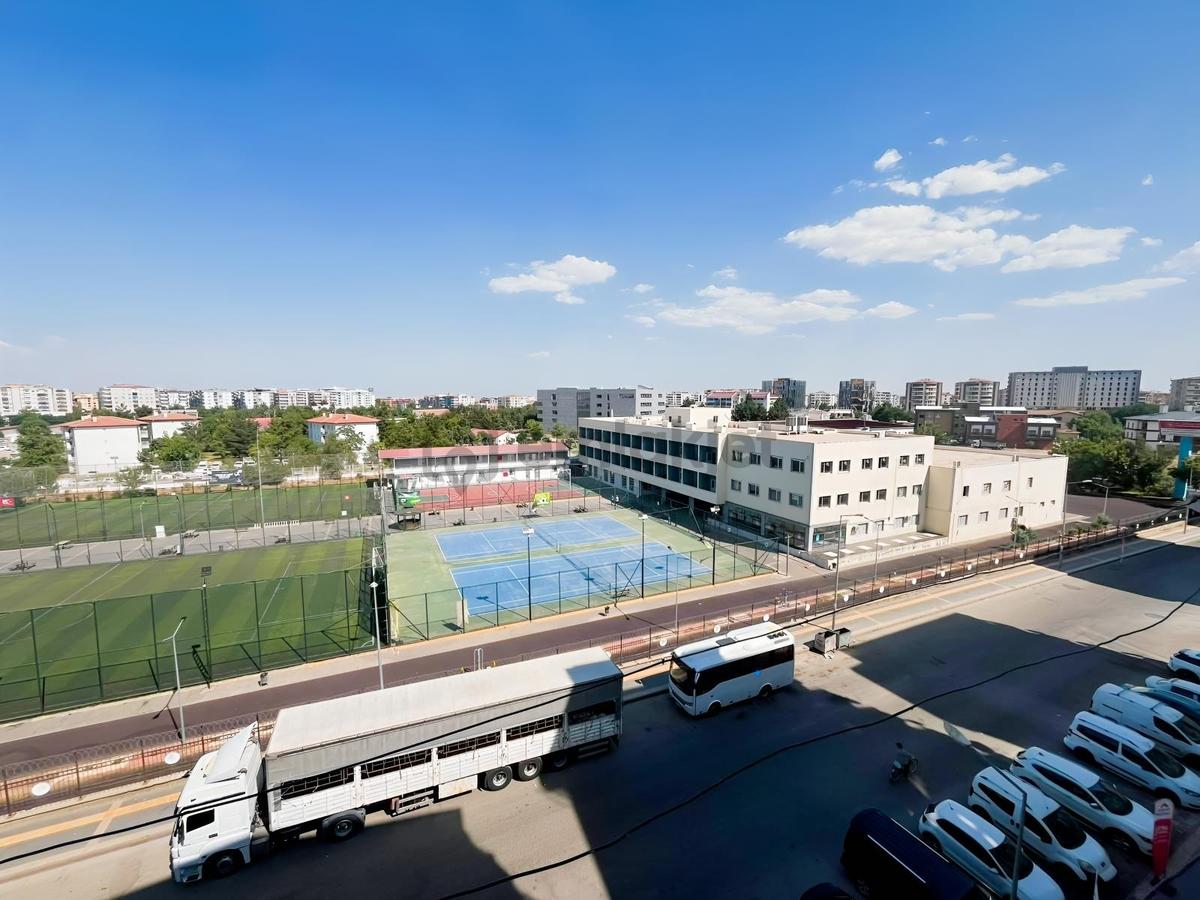 Rota'dan Gaziler De 3+1 Bakımlı Cam Balkonlu Hasarsız Daire - 11