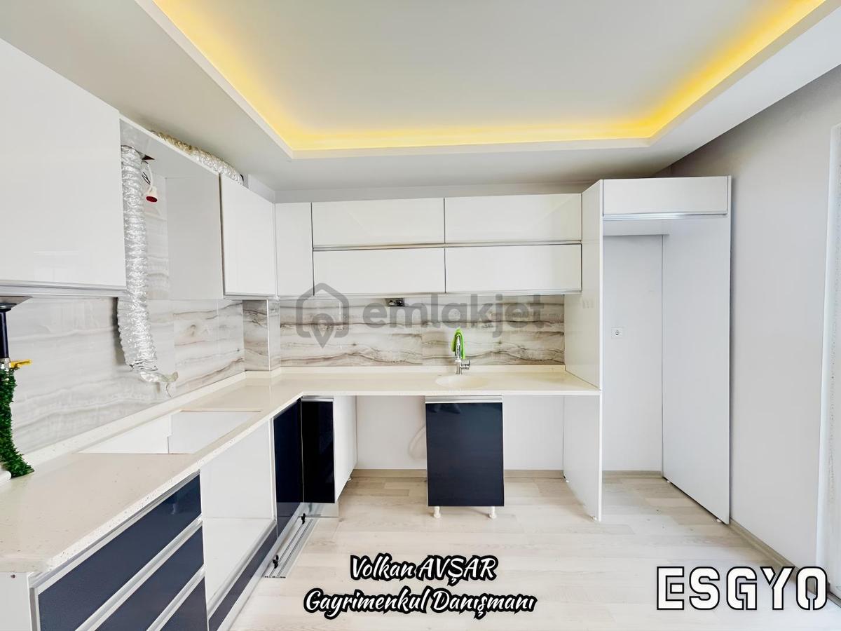 Esgyo'dan Esenli Cd Yakını Ebeveyn Banyolu Garajlı 2+1 Daire - 12