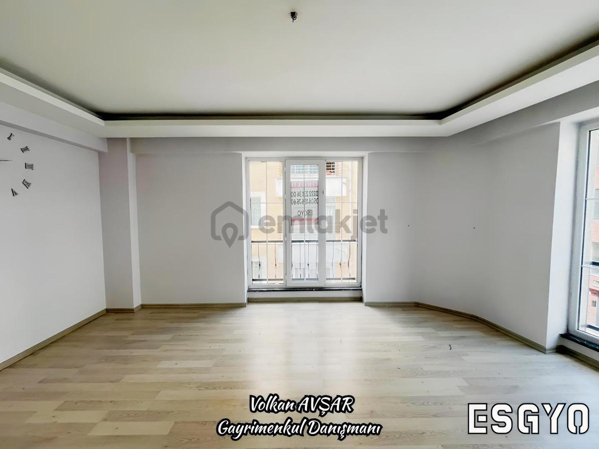 Esgyo'dan Esenli Cd Yakını Ebeveyn Banyolu Garajlı 2+1 Daire - 6