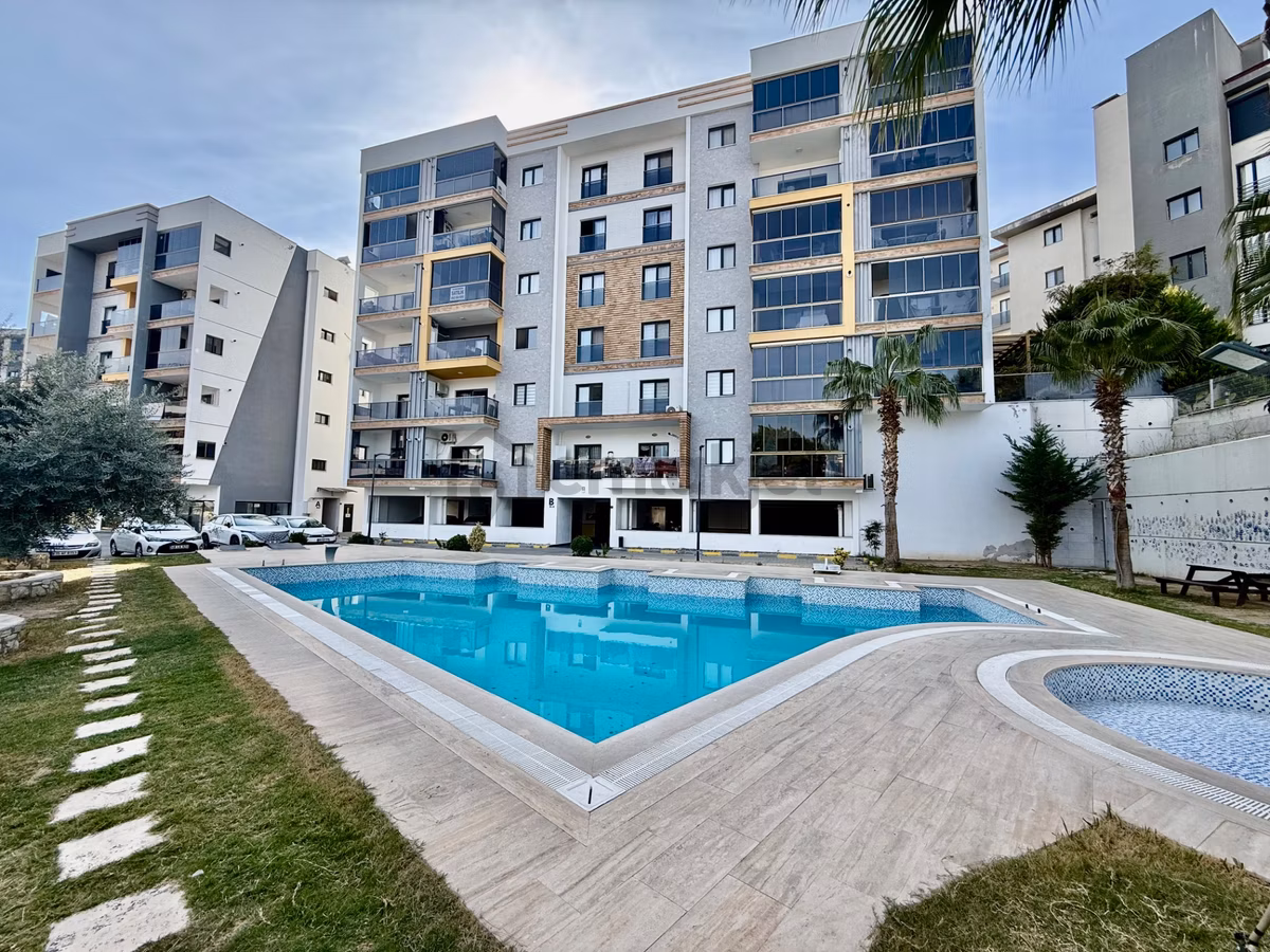 Havuzlu Site İçinde Yerden Isıtmalı 1+1 Kapalı Otoparklı