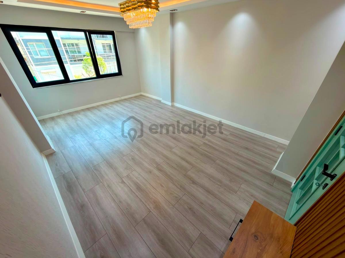 Referans'tan Akçay Merkez'de Ara Kat Ön Cephe Modern 2+1 Daire - 26