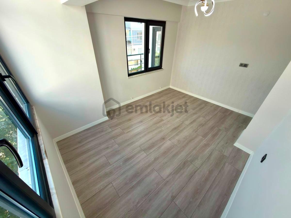 Referans'tan Akçay Merkez'de Ara Kat Ön Cephe Modern 2+1 Daire - 4