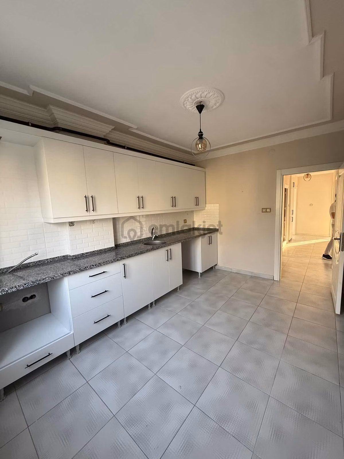 Kozanyoluna 2. Parsel 3+1 Kapalı Mutfak Doğalgaz Sobalı Kiralık - 13