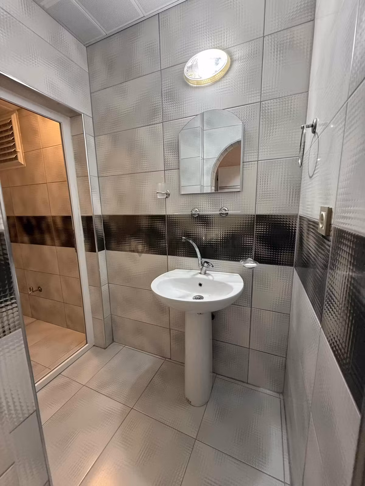 Kozanyoluna 2. Parsel 3+1 Kapalı Mutfak Doğalgaz Sobalı Kiralık - 28