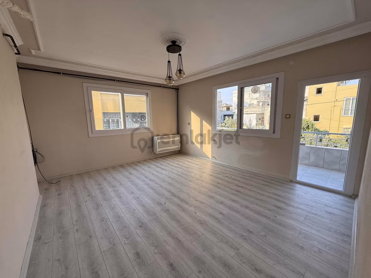 Kozanyoluna 2. Parsel 3+1 Kapalı Mutfak Doğalgaz Sobalı Kiralık - 5