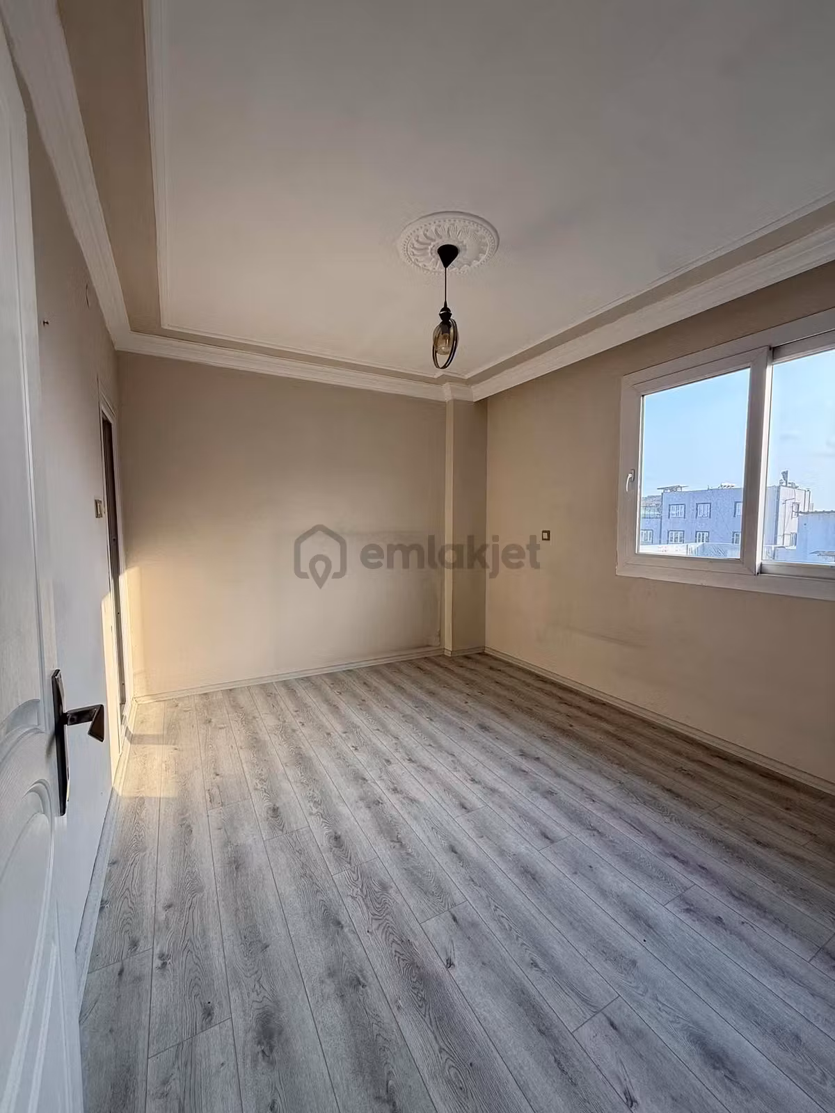 Kozanyoluna 2. Parsel 3+1 Kapalı Mutfak Doğalgaz Sobalı Kiralık - 26