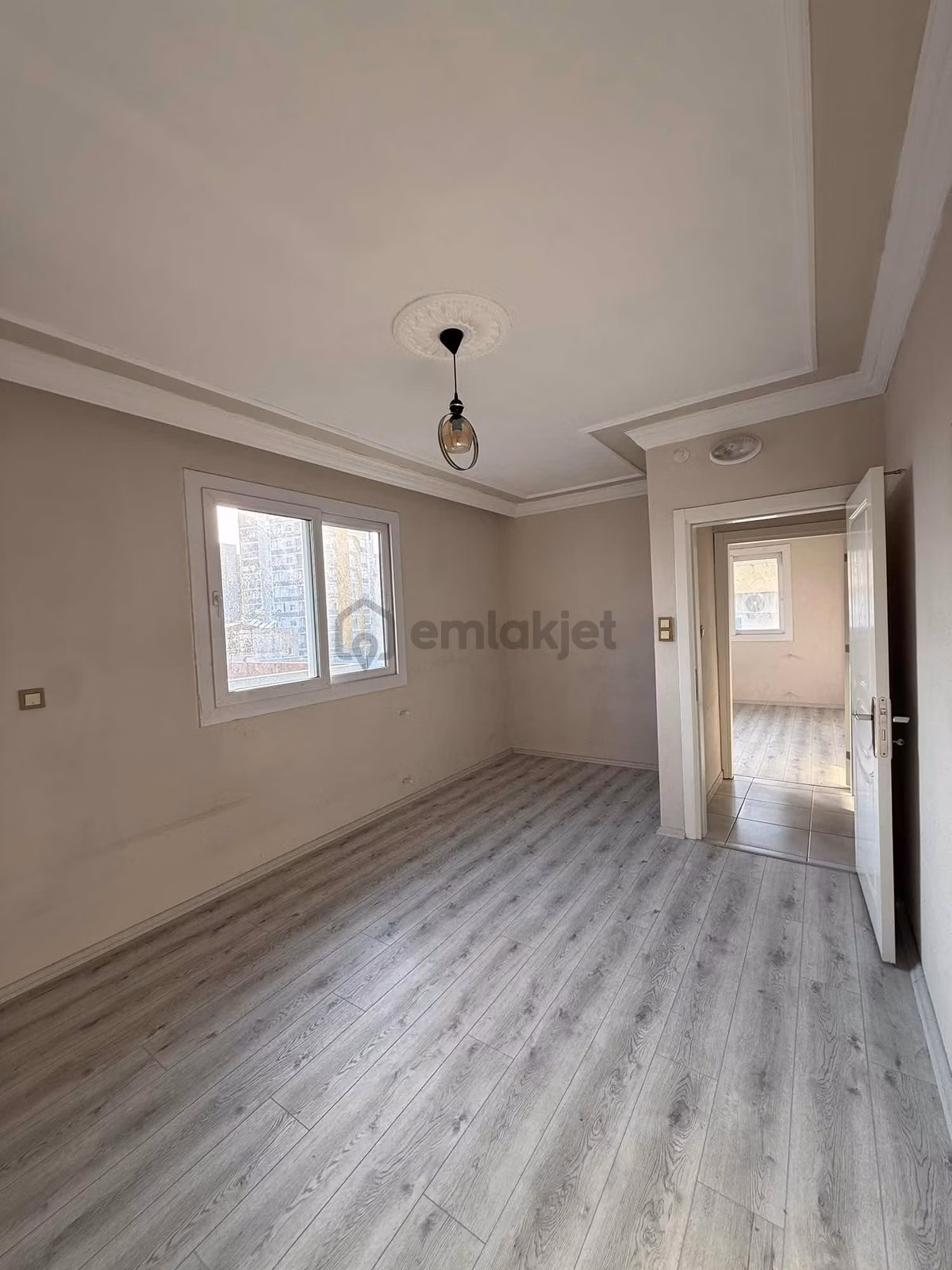 Kozanyoluna 2. Parsel 3+1 Kapalı Mutfak Doğalgaz Sobalı Kiralık - 21