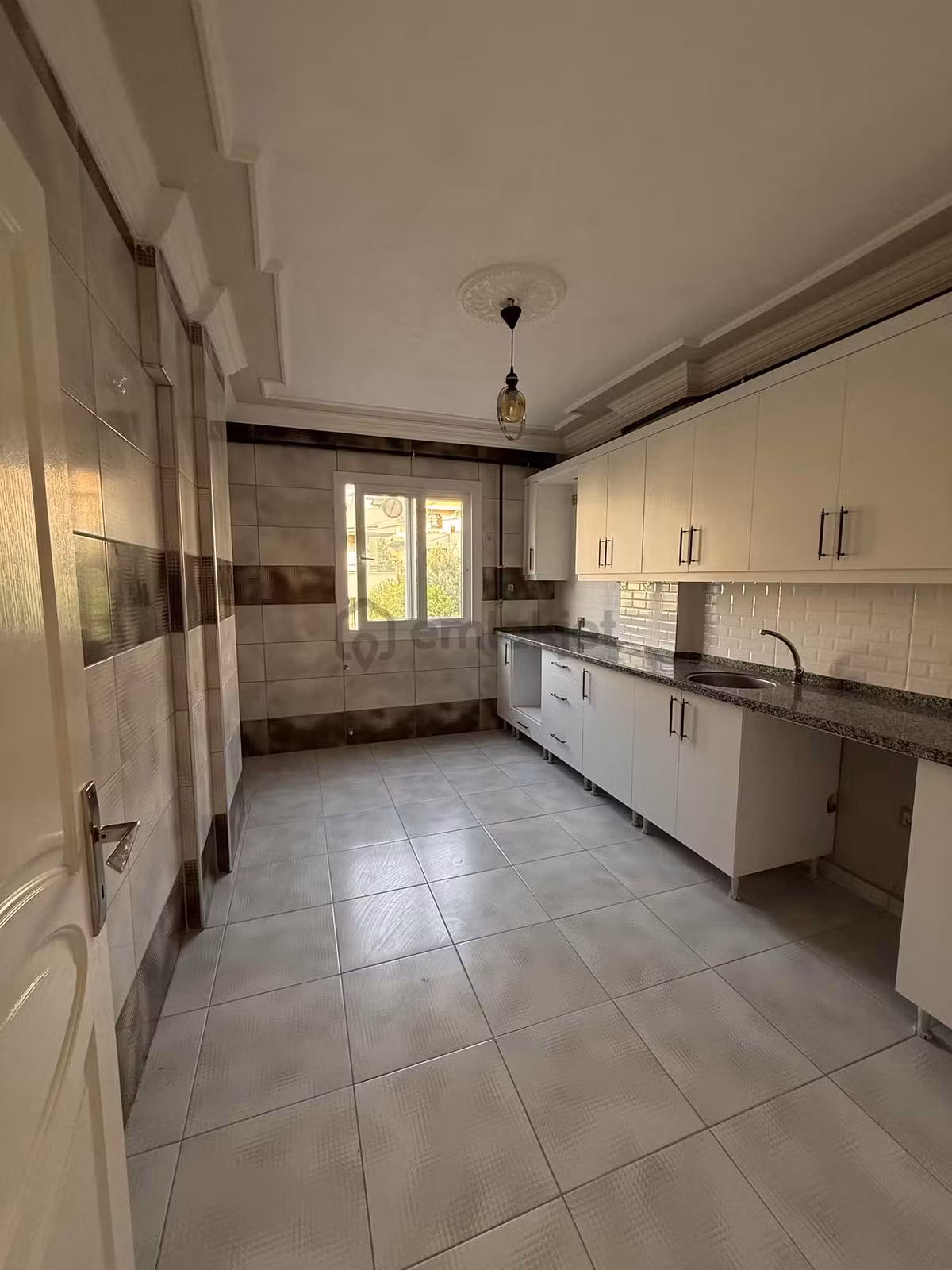 Kozanyoluna 2. Parsel 3+1 Kapalı Mutfak Doğalgaz Sobalı Kiralık - 2
