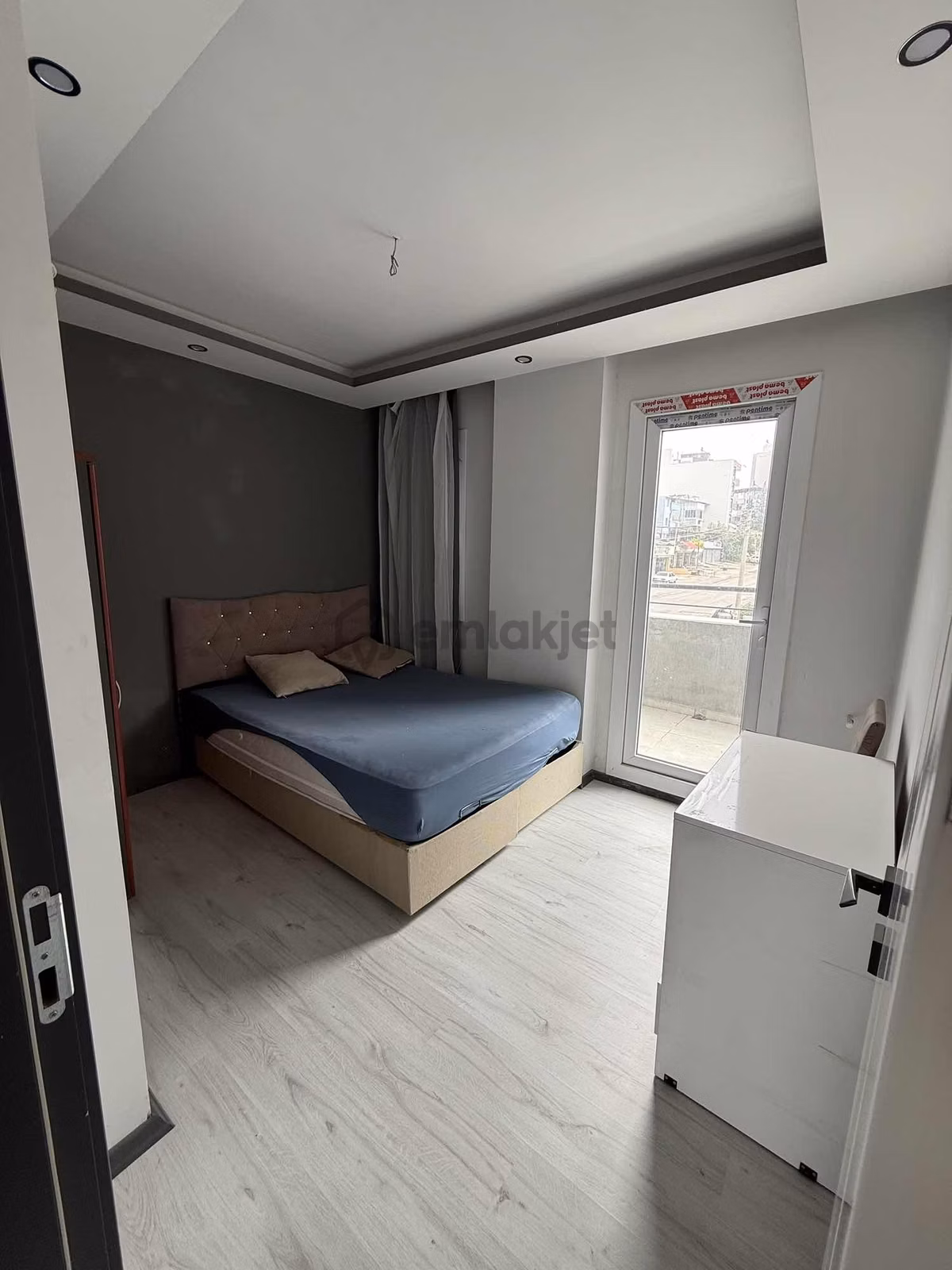Çatalan Cadde Üzeri 1+1 Teraslı Eşyalı - 6