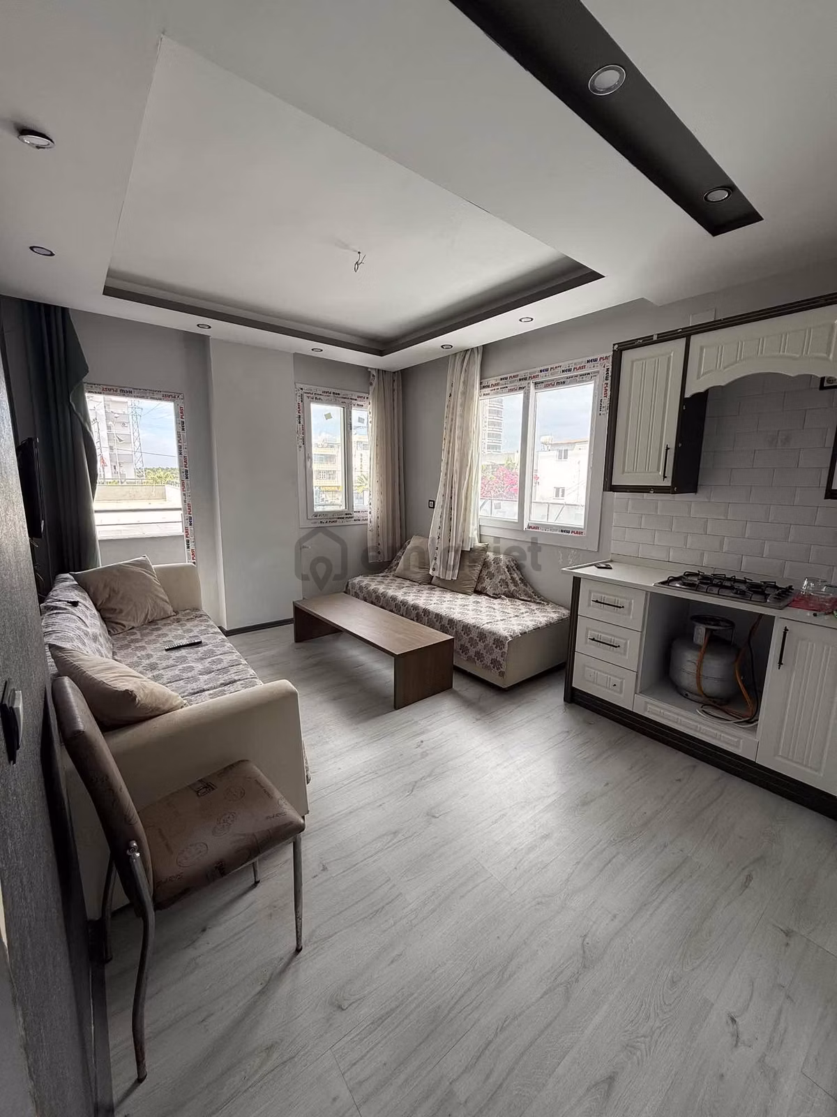 Çatalan Cadde Üzeri 1+1 Teraslı Eşyalı - 11