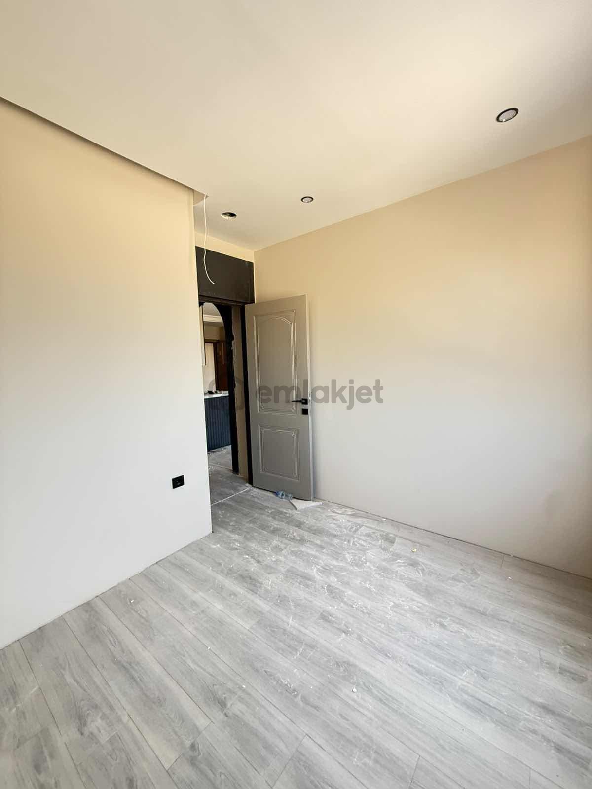 Lüks İşçilikli Bulvar Üzeri 2+1 Daire - 3