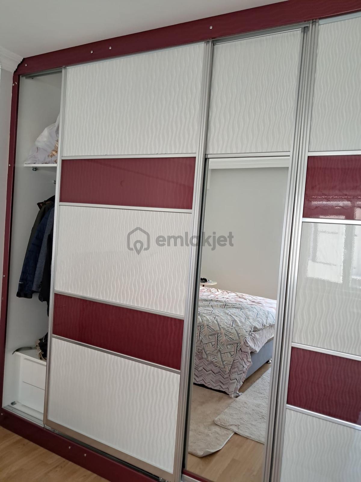 Güzel Güneş İçinde Harika Geniş Bir Üst Kat - 14