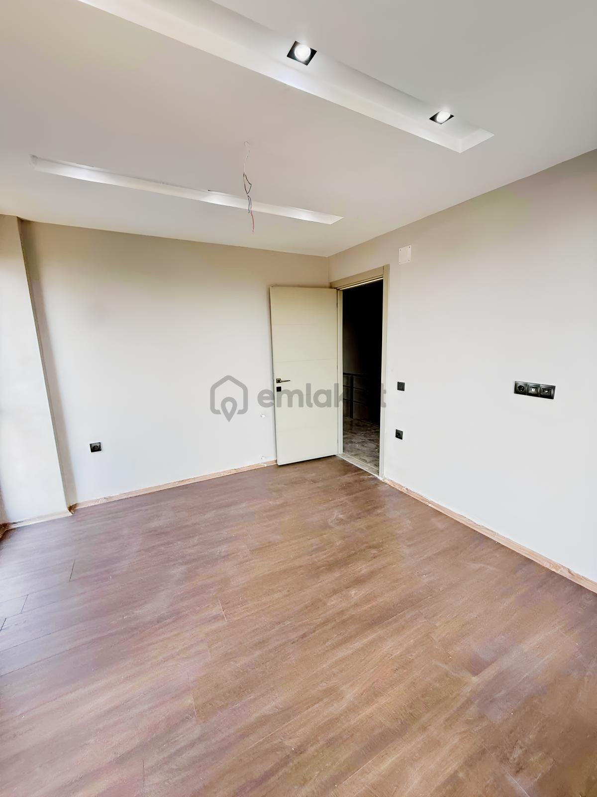 Hekimköy'de Güvenlikli Sitede 5+1 Villa - 8