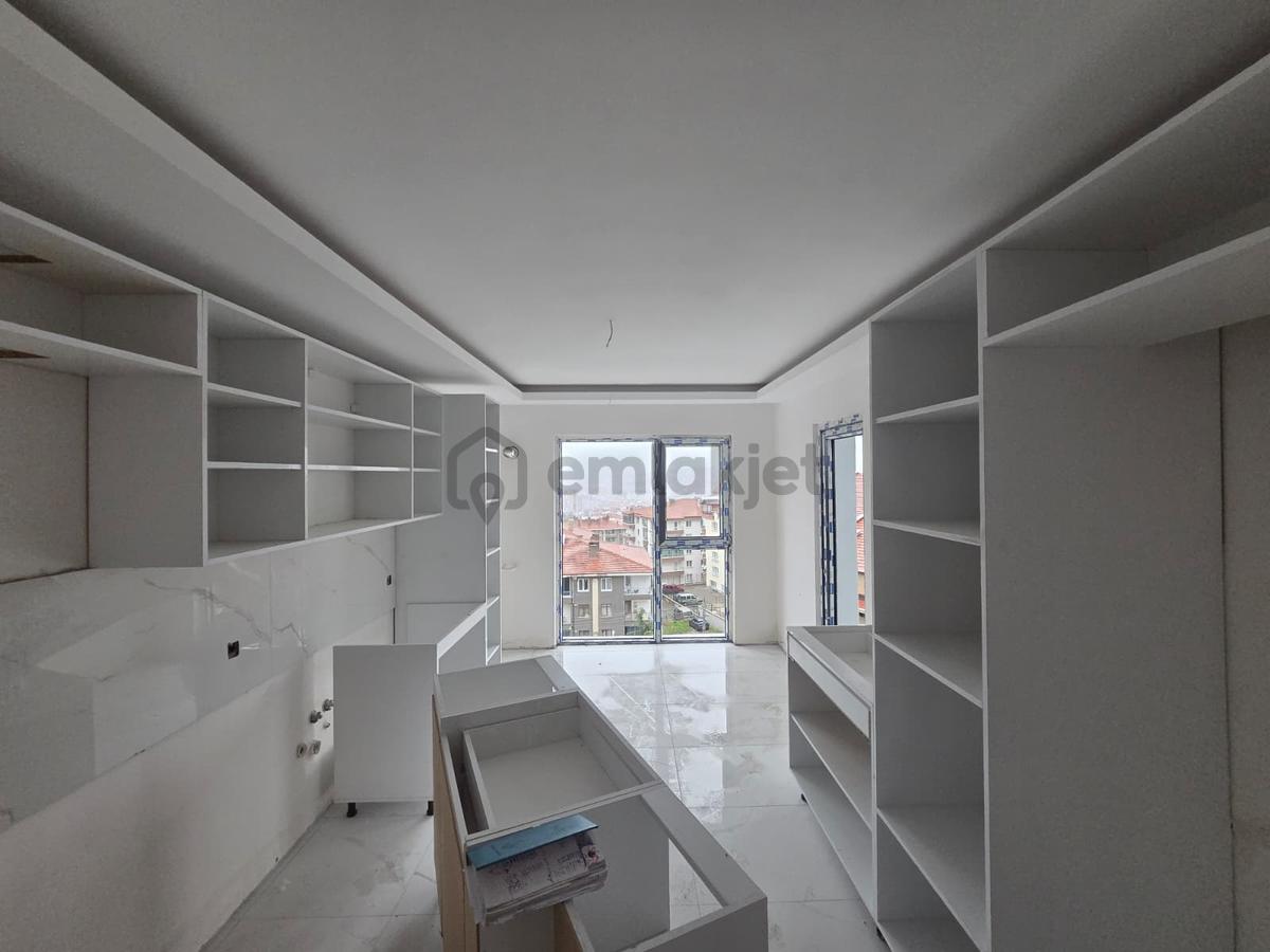 Hasköy Yıldıztepe Esat Arseven Caddesi Üzeri Arakat Lüx 4+1 - 25
