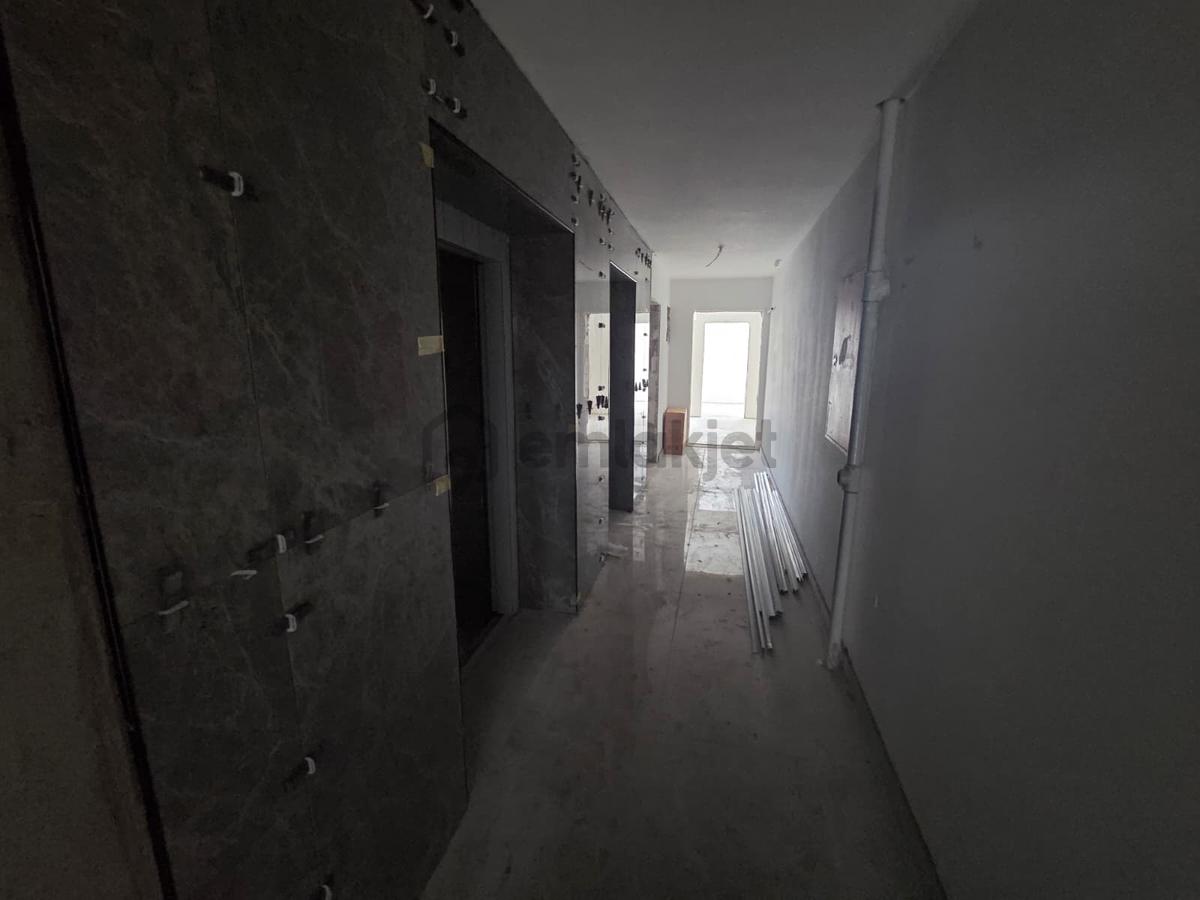 Hasköy Yıldıztepe Esat Arseven Caddesi Üzeri Arakat Lüx 4+1 - 8