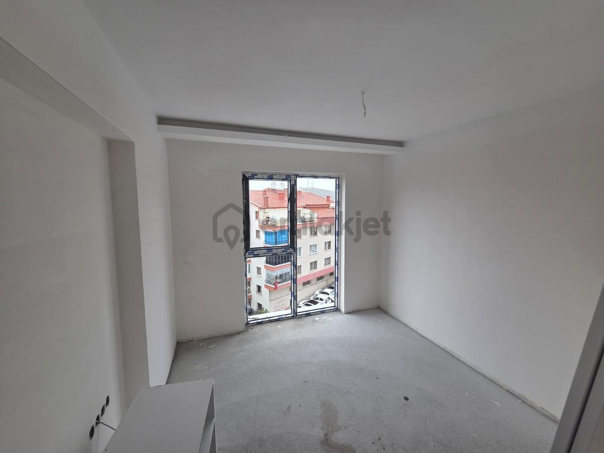 Hasköy Yıldıztepe Esat Arseven Caddesi Üzeri Arakat Lüx 4+1 - 23