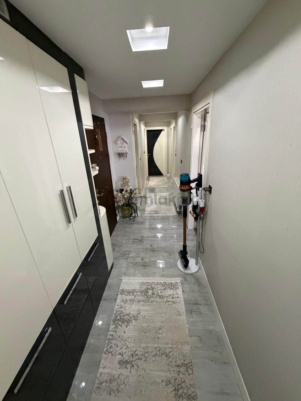 Çamlık'ta Mükemmel Konumda 4.kat Satılık 3+1 205m2 Daire - 16