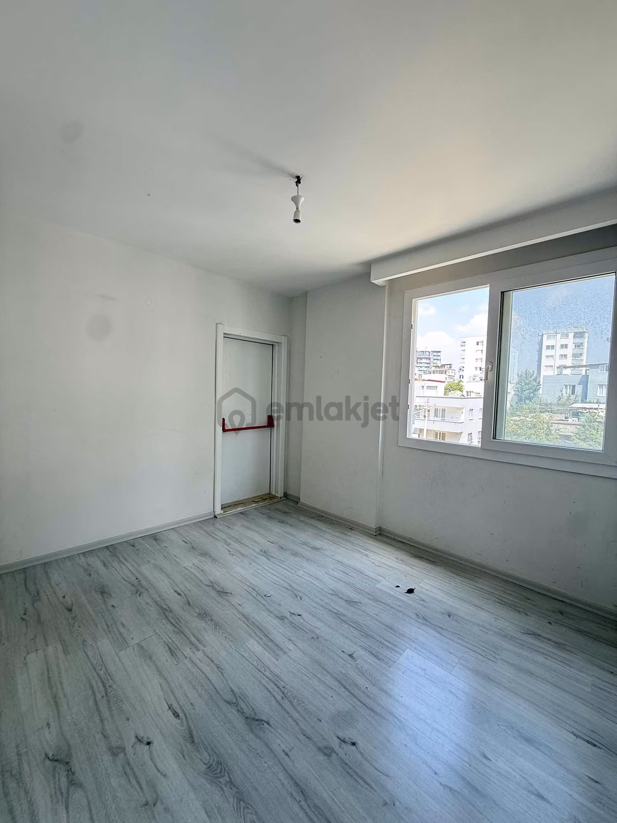 Yeşiltede Bulunan Sınırsız Kredili 2+1 Kapalı Mutfak Az Katlı - 13