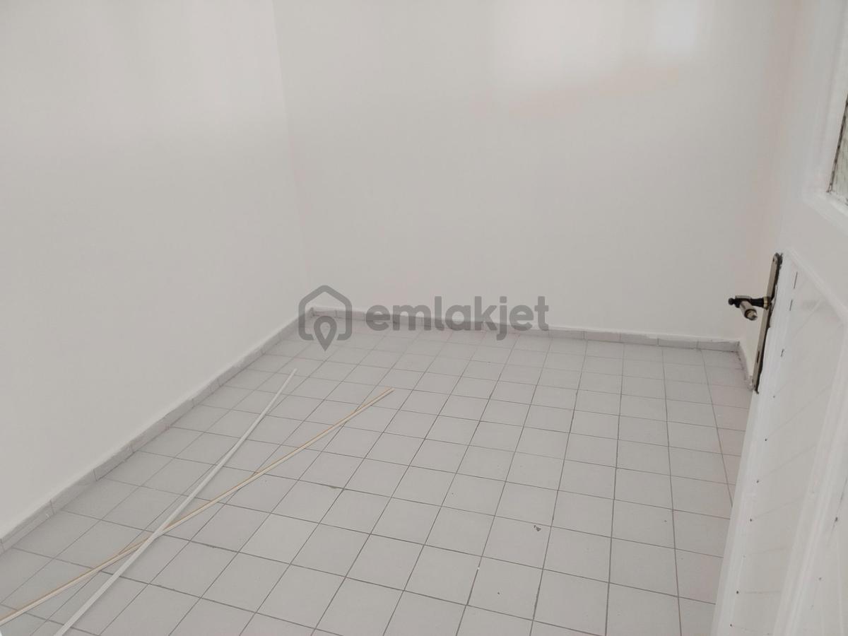 2+1 Esyasiz Denize Sıfır Asansörlü Havuzlu Denize Sıfır Daire - 4