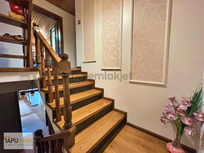 Köprübaşı Mah.'de Satılık 3 Katlı Tripleks & Geniş Bahçe - 7