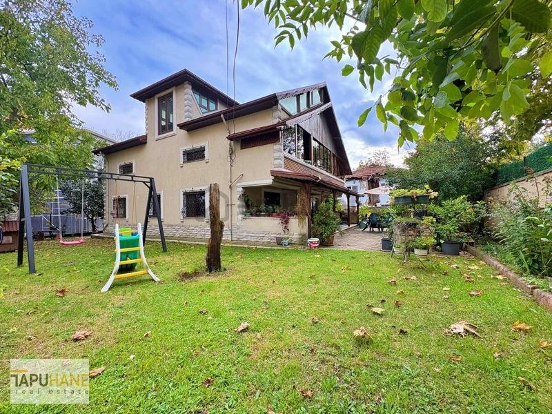 Köprübaşı Mah.'de Satılık 3 Katlı Tripleks & Geniş Bahçe - 3