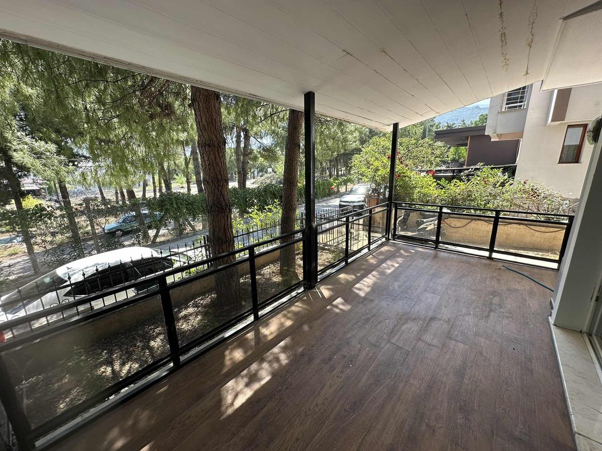 Çamlık'ta Mükemmel Konumda B+3 Kat Kiralık Villa - 7