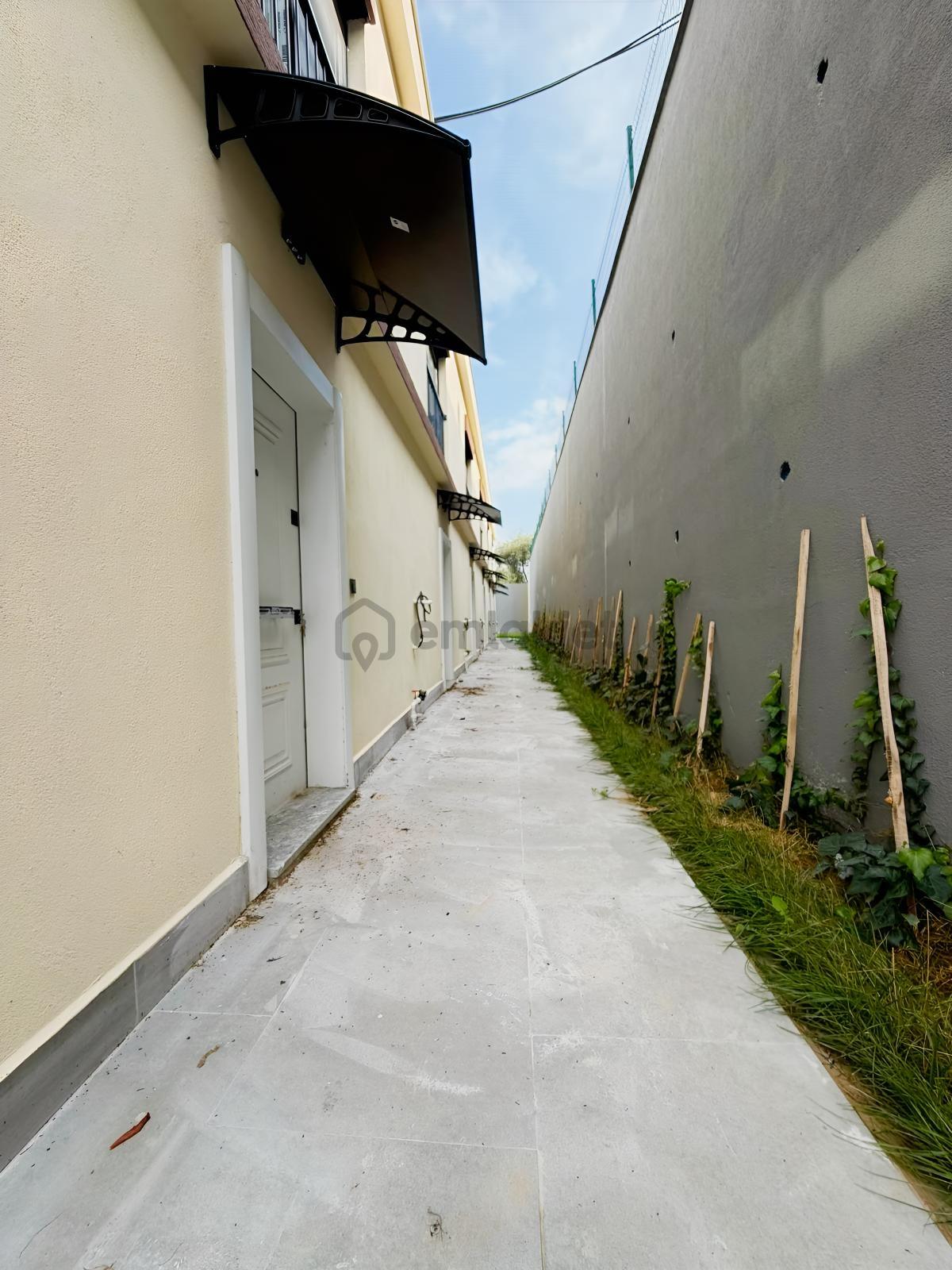 Mesutlu'da Havuzlu Site İçerisinde Sıfır Bahçeli 2+1 Villa - 23